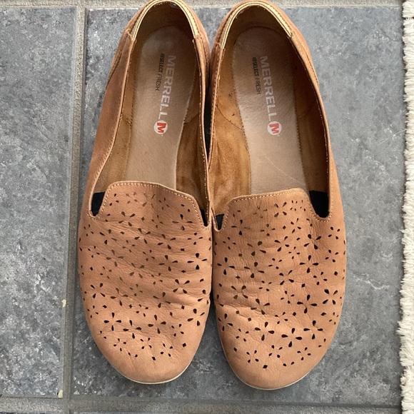 Merrell cutout Slip ons - Picture 9 of 10